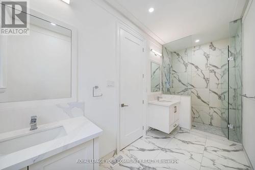 33 St. Gaspar Court, Toronto, ON - Indoor Photo Showing Bathroom