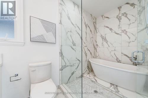 33 St. Gaspar Court, Toronto, ON - Indoor Photo Showing Bathroom