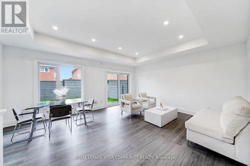 18B - 33 St. Gaspar Court, Toronto (Humber Summit), ON - Indoor Photo Showing Living Room