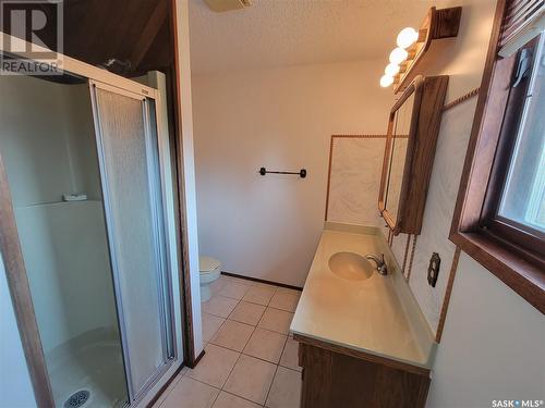 5002 Post Place, Macklin, SK - Indoor Photo Showing Bathroom