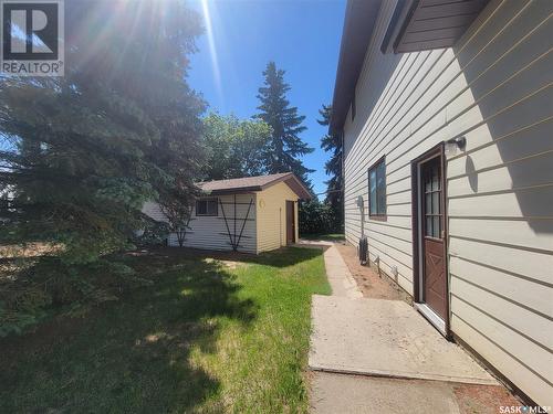 5002 Post Place, Macklin, SK - Outdoor