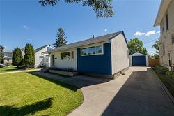 211 DAVIDSON ST  Winnipeg, MB R3J 2T7