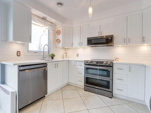 Kitchen - 4262 Rue Clément, Terrebonne (Lachenaie), QC - Indoor Photo Showing Kitchen With Upgraded Kitchen