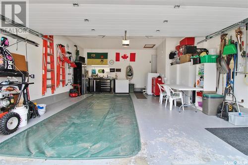 106 202 Lister Kaye Crescent, Swift Current, SK - Indoor Photo Showing Garage