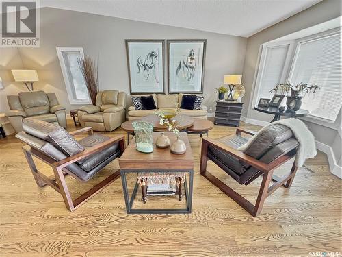 106 202 Lister Kaye Crescent, Swift Current, SK - Indoor Photo Showing Living Room