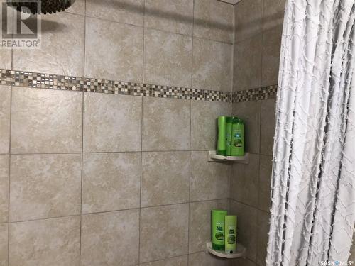 311 Seventh Street E, Wynyard, SK - Indoor Photo Showing Bathroom