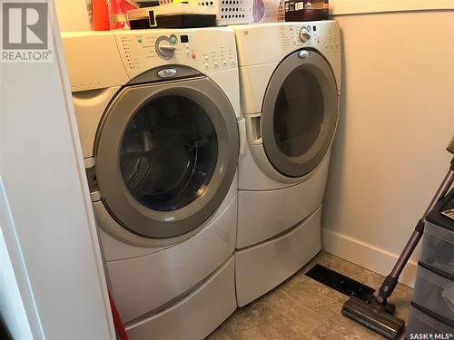311 Seventh Street E, Wynyard, SK - Indoor Photo Showing Laundry Room