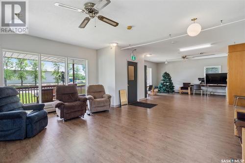 401 1St Avenue Ne, Leroy, SK - Indoor Photo Showing Living Room