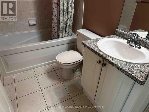501 - 51 Lower Simcoe Street, Toronto, ON - Indoor Photo Showing Bathroom