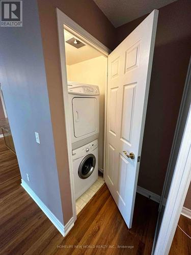 501 - 51 Lower Simcoe Street, Toronto, ON - Indoor Photo Showing Laundry Room