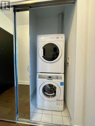 4909 - 1080 Bay Street, Toronto, ON - Indoor Photo Showing Laundry Room