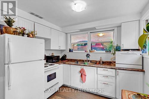 125 Grove Street E, Barrie (Alliance), ON - Indoor Photo Showing Kitchen