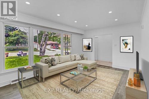 125 Grove Street E, Barrie (Alliance), ON - Indoor Photo Showing Living Room