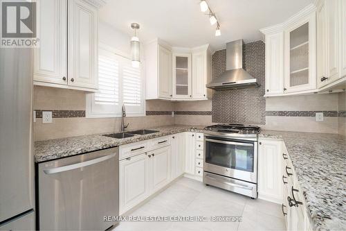 63 Country Stroll Crescent, Caledon, ON - Indoor Photo Showing Kitchen With Double Sink With Upgraded Kitchen