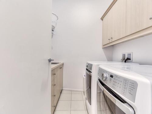 Salle de lavage - 309-64 Rue St-Paul O., Montréal (Ville-Marie), QC - Indoor Photo Showing Laundry Room