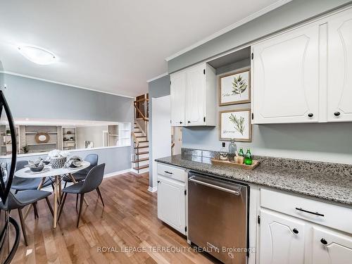 181 Hazelwood Dr, Whitby, ON - Indoor Photo Showing Kitchen