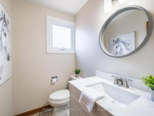 181 Hazelwood Dr, Whitby, ON - Indoor Photo Showing Bathroom