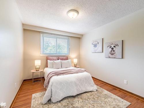 181 Hazelwood Dr, Whitby, ON - Indoor Photo Showing Bedroom