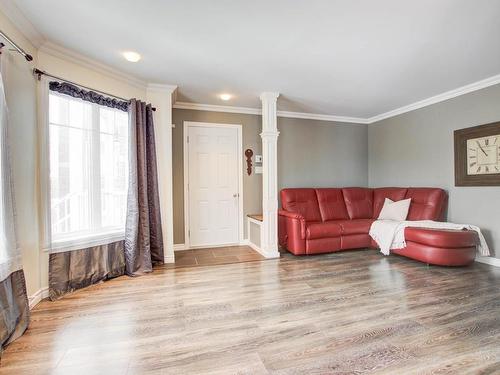 Salon - 202-22 Rue De Bonaventure, Bromont, QC - Indoor Photo Showing Living Room