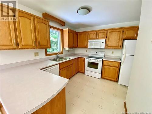 2 Elandon Street, Grand Bay-Westfield, NB - Indoor Photo Showing Kitchen With Double Sink