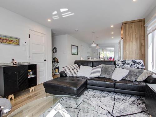 Salon - 1725  - 1729 Rue Soucy, Longueuil (Saint-Hubert), QC - Indoor Photo Showing Living Room