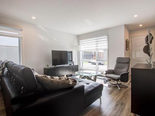 Salon - 1725  - 1729 Rue Soucy, Longueuil (Saint-Hubert), QC - Indoor Photo Showing Living Room