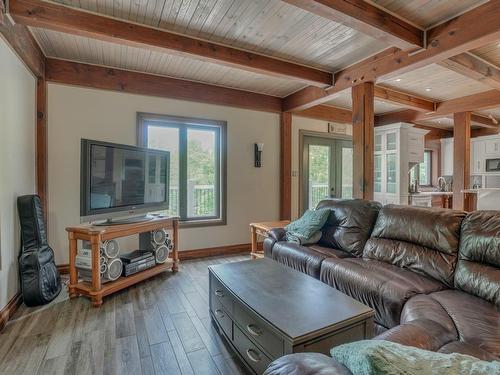 Salon - 135 Ch. Blackburn, Val-Des-Monts, QC - Indoor Photo Showing Living Room