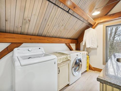 Salle de lavage - 135 Ch. Blackburn, Val-Des-Monts, QC - Indoor Photo Showing Laundry Room