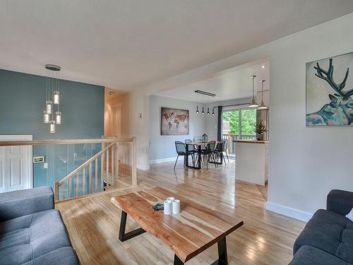 Salon - 294 Rue Bellevue, Saint-Donat, QC - Indoor Photo Showing Living Room