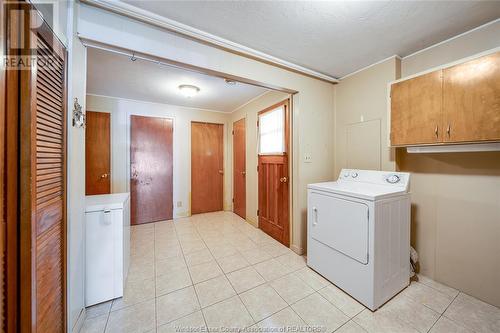 7735 Clairview, Windsor, ON - Indoor Photo Showing Laundry Room