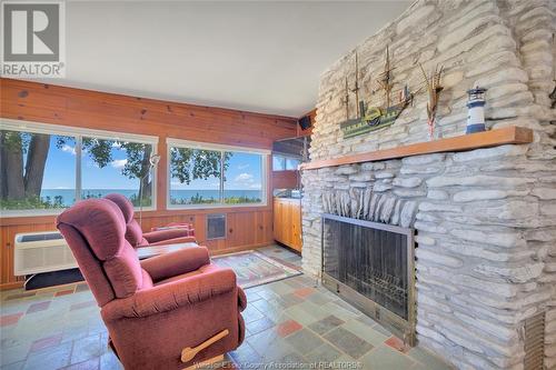 67 East Shore Road, Pelee Island, ON - Indoor Photo Showing Living Room With Fireplace