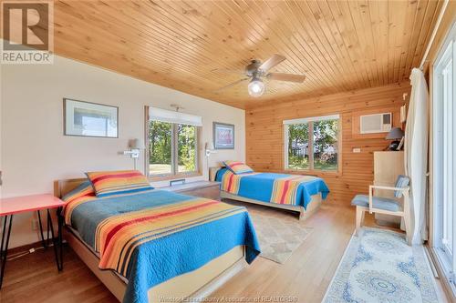 67 East Shore Road, Pelee Island, ON - Indoor Photo Showing Bedroom