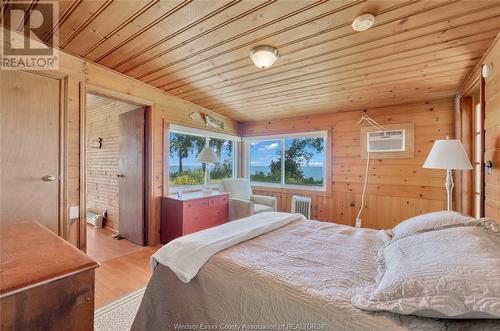 67 East Shore Road, Pelee Island, ON - Indoor Photo Showing Bedroom