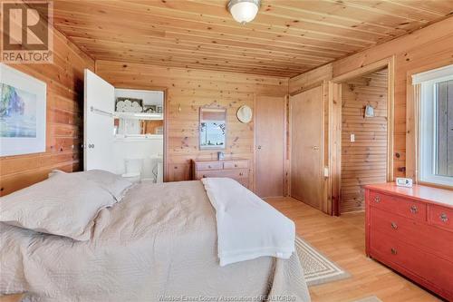 67 East Shore Road, Pelee Island, ON - Indoor Photo Showing Bedroom