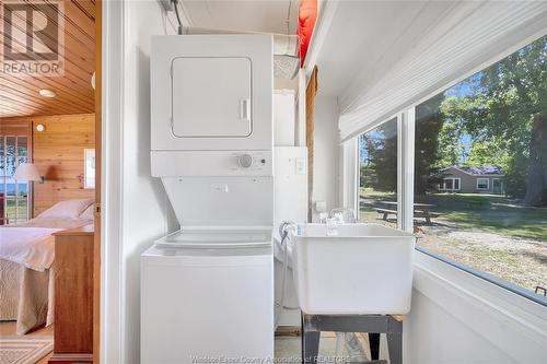 67 East Shore Road, Pelee Island, ON - Indoor Photo Showing Laundry Room