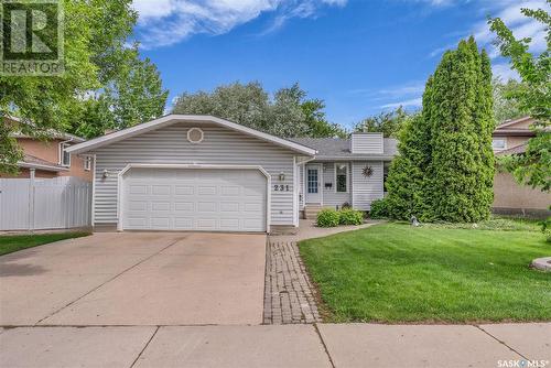 231 Hogg Way, Saskatoon, SK - Outdoor