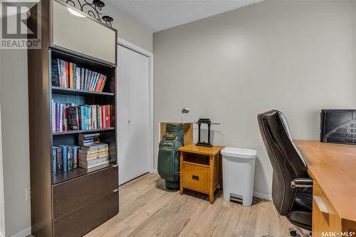 231 Hogg Way, Saskatoon, SK - Indoor Photo Showing Office