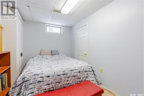 231 Hogg Way, Saskatoon, SK - Indoor Photo Showing Bedroom