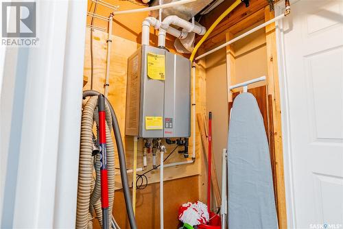 231 Hogg Way, Saskatoon, SK - Indoor Photo Showing Basement