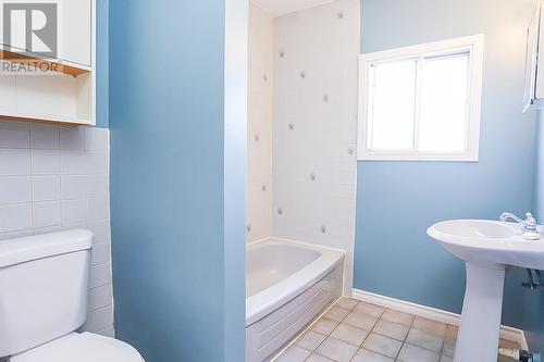 60 Adelaide St, Sault Ste. Marie, ON - Indoor Photo Showing Bathroom