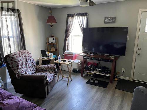 425 Cumberland St, Sault Ste. Marie, ON - Indoor Photo Showing Living Room