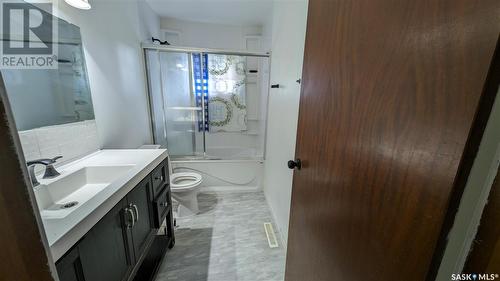 214 Central Avenue, Saskatoon, SK - Indoor Photo Showing Bathroom