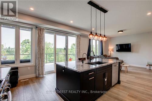 2 - 2810 Sheffield Place, London, ON - Indoor Photo Showing Kitchen