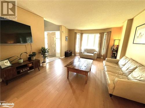 109 George Street, Victoria Harbour, ON - Indoor Photo Showing Living Room