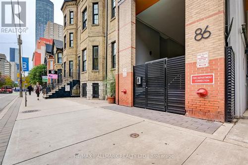 8E - 86 Gerrard Street E, Toronto, ON - Outdoor With Facade