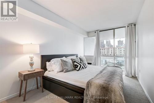 8E - 86 Gerrard Street E, Toronto, ON - Indoor Photo Showing Bedroom