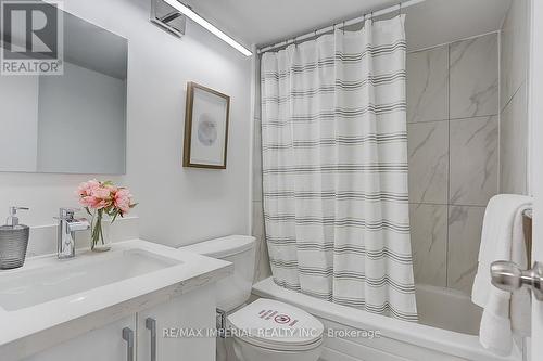 511 - 177 Linus Road, Toronto, ON - Indoor Photo Showing Bathroom