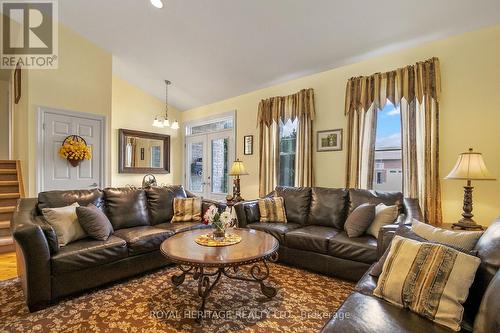 14 Community Centre Road, Kawartha Lakes, ON - Indoor Photo Showing Living Room