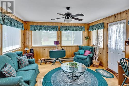328 Port Colony Road, Kawartha Lakes, ON - Indoor Photo Showing Living Room