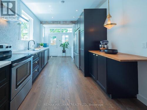 108 Carlaw Avenue, Toronto, ON - Indoor Photo Showing Kitchen